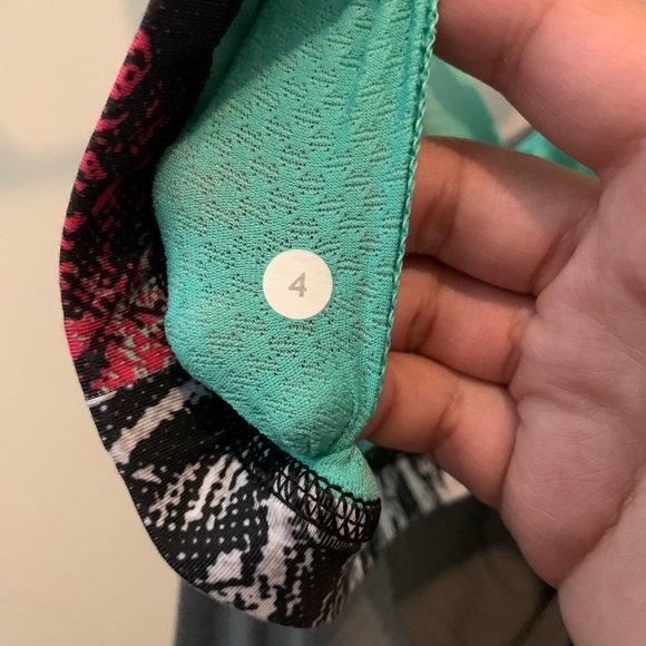 Lululemon free to be wild tank - Picture 5 of 6